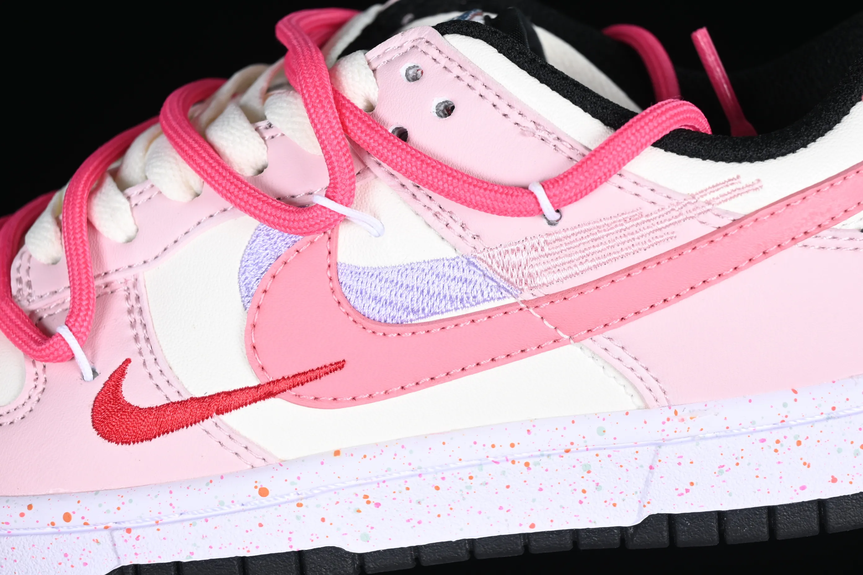 All Categories Nk SB Dunk Series Nk SB Dunk Low Low-top sneakers Nk Dunk Low "Multi Color" Vibrant three hooks Customized version of deconstructed strap casual sneakers FD4623-131